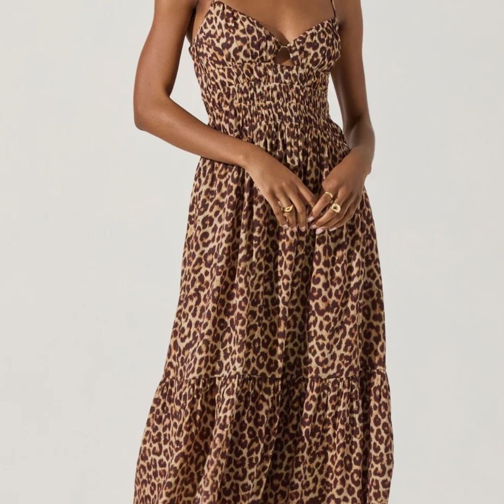 Astr The Label Eleni Leopard Print MIDI Dress